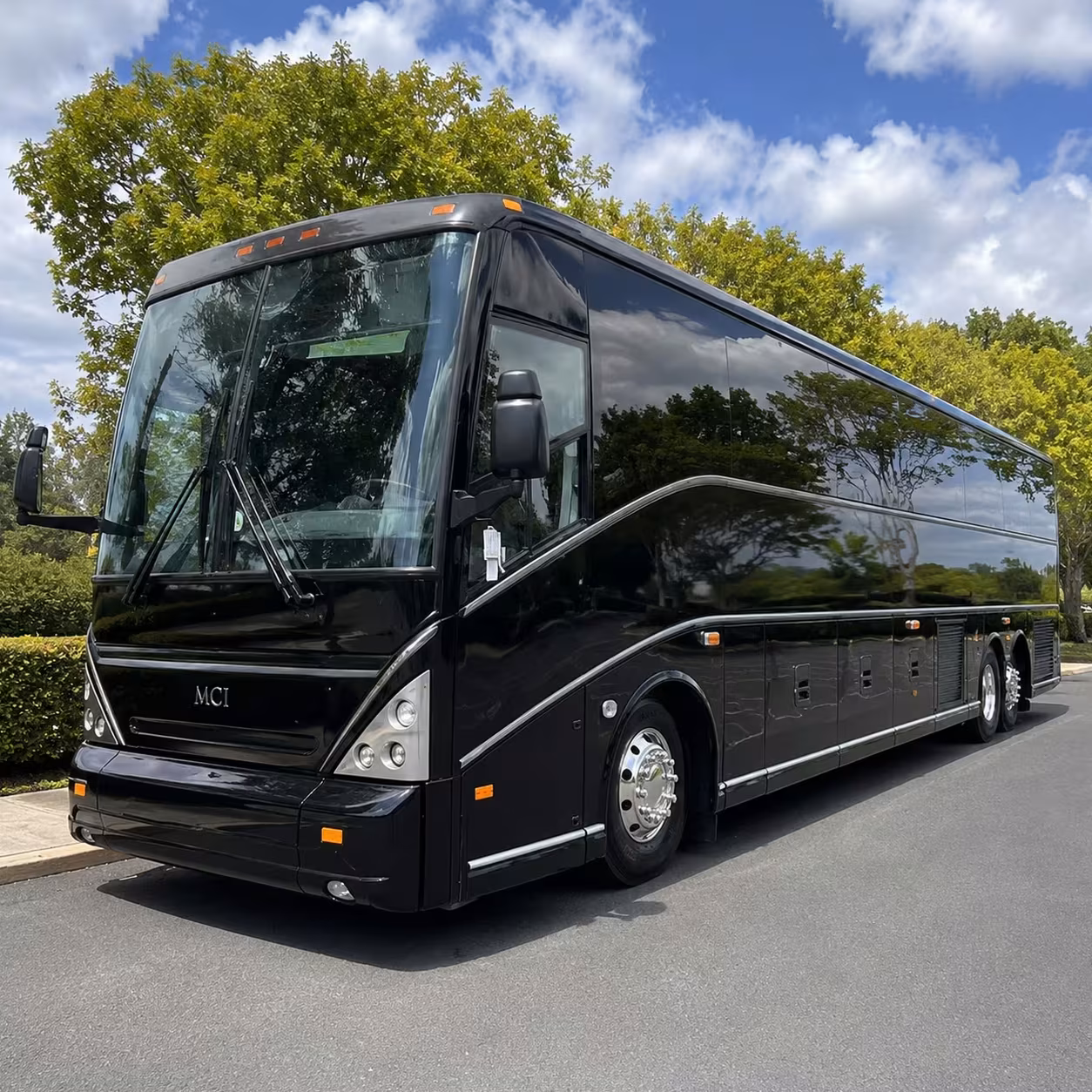 miami beach shuttle buses to ultra music festival at bayfront park